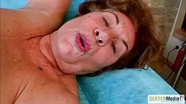 Stripping vis avec la cornée Joana Bliss tv porno gratuit de Scoreland