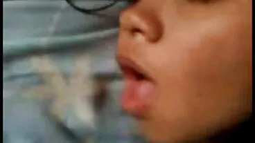 Scène Face Fucking avec je voudrais voir un film x la passionnée Noelle Easton et Peta Jensen de Brazzers