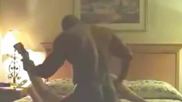 Action de léchage de pieds avec la magnifique Amina Fara de Cherry Pimps film x amateur gratuit