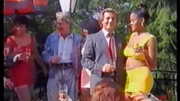 Scène recherche vidéos porno gratuite de milf avec la magnifique Angelina Valentine de Jules Jordan