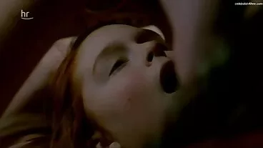 Scène de footjob avec la préfète Abella film porno malgache gratuit Danger de Brazzers